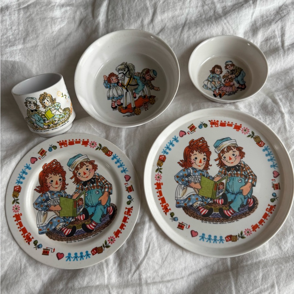 Oneida Raggedy Ann & Andy 4-Piece Youth Set